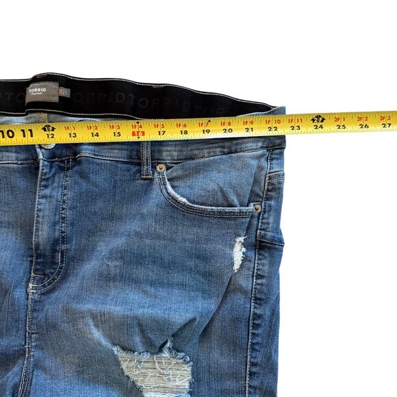 Torrid Womens Distressed Denim Shorts Size 24 Blue Cotton Blend Ripped Hem - Picture 8 of 8